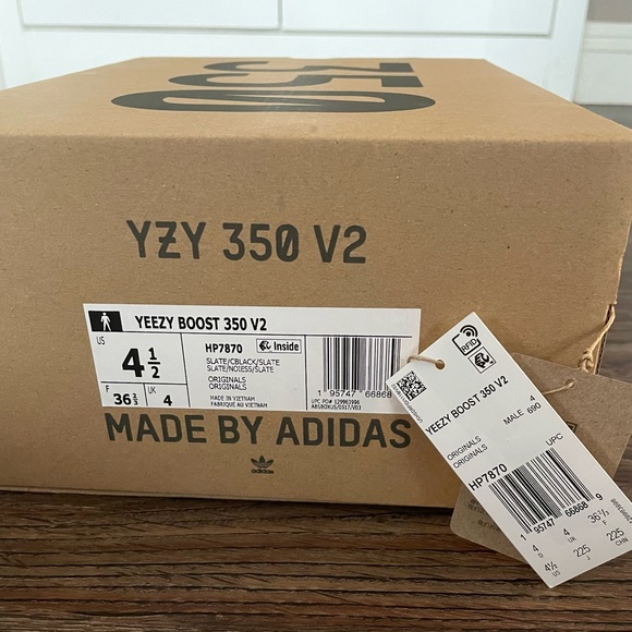 Yeezy Boost 350 V2 Slate NWT- new release 09/2022 size 6 womens/4.5 mens - Picture 2 of 6